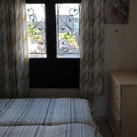 The Ravens Puerto del Carmen (Lanzarote)