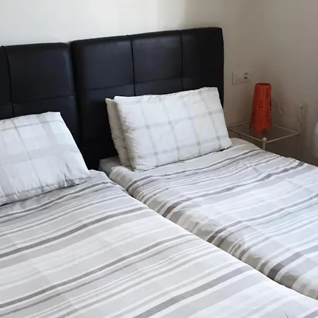 The Ravens Apartamento